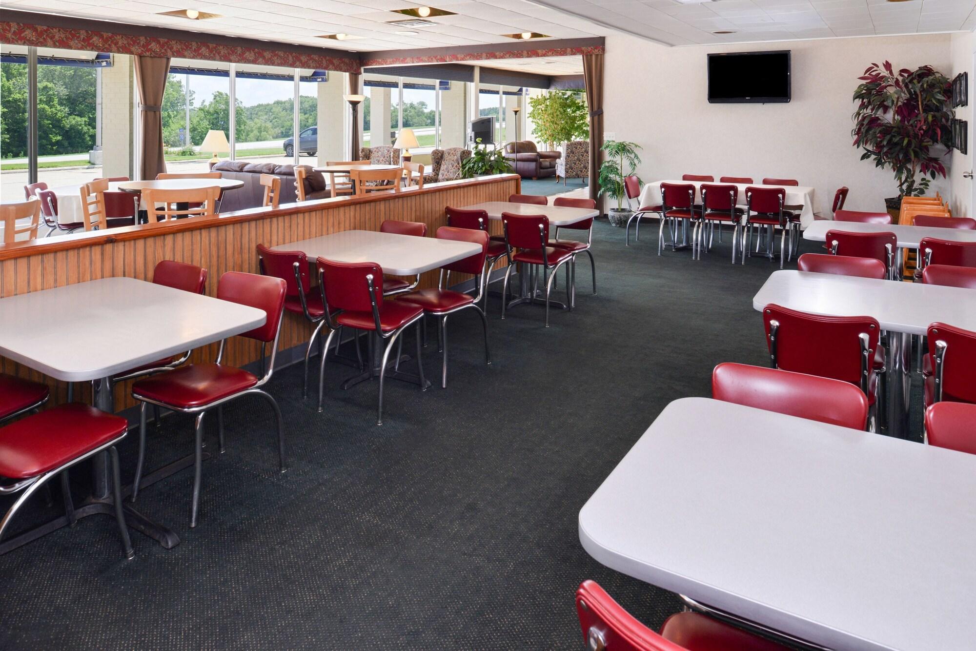 Quality Inn & Suites Vandalia Near I-70 And Hwy 51 Εξωτερικό φωτογραφία