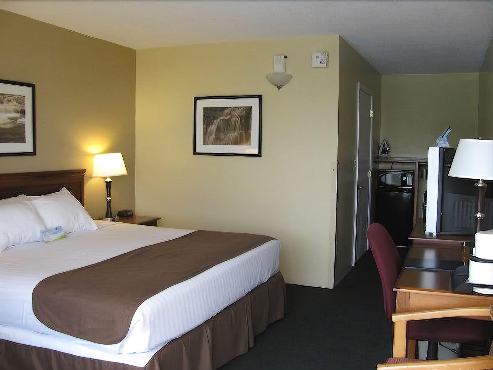 Quality Inn & Suites Vandalia Near I-70 And Hwy 51 Εξωτερικό φωτογραφία