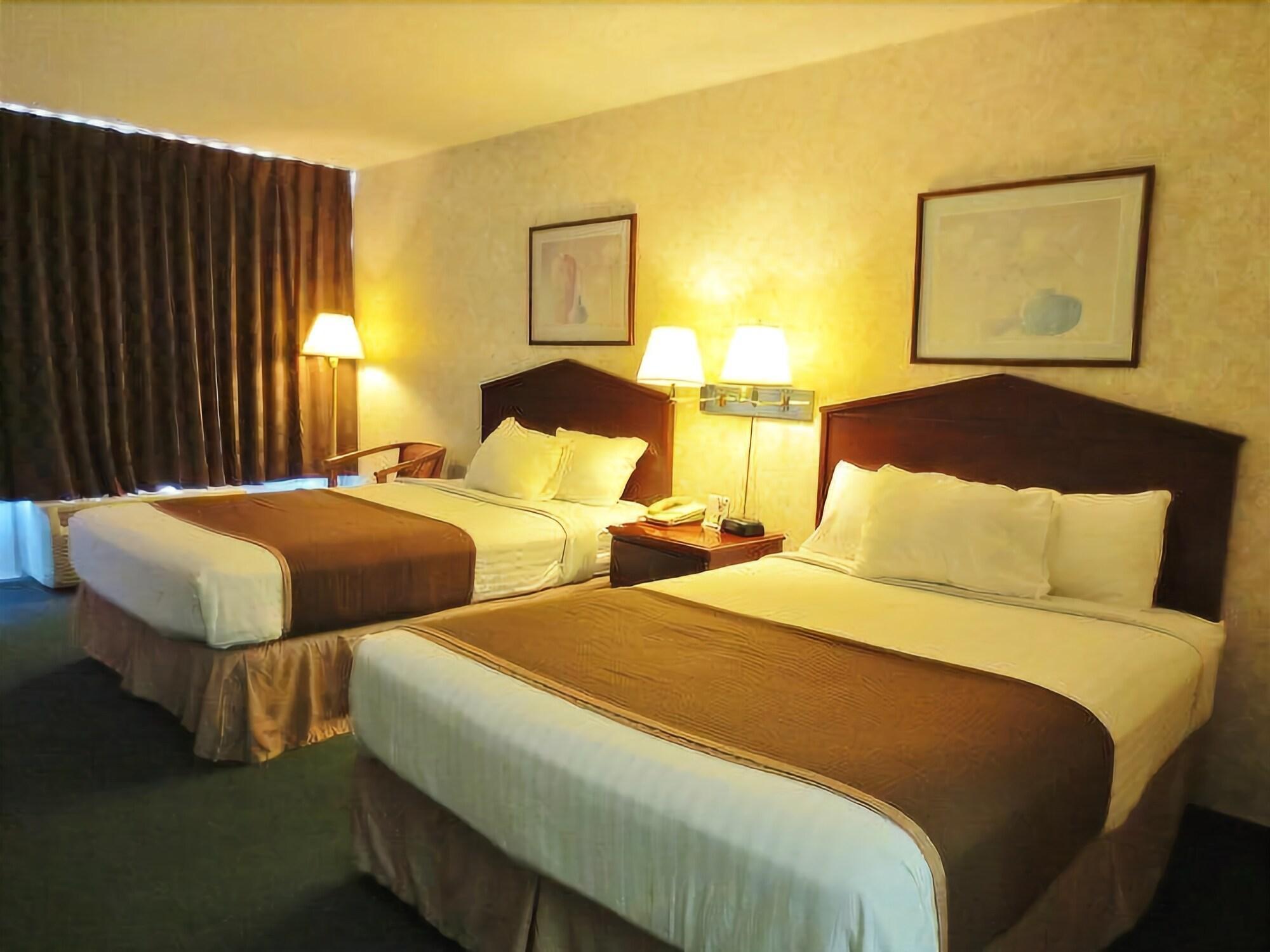 Quality Inn & Suites Vandalia Near I-70 And Hwy 51 Εξωτερικό φωτογραφία