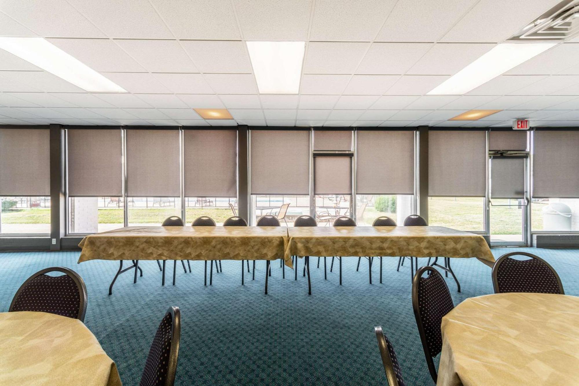 Quality Inn & Suites Vandalia Near I-70 And Hwy 51 Εξωτερικό φωτογραφία