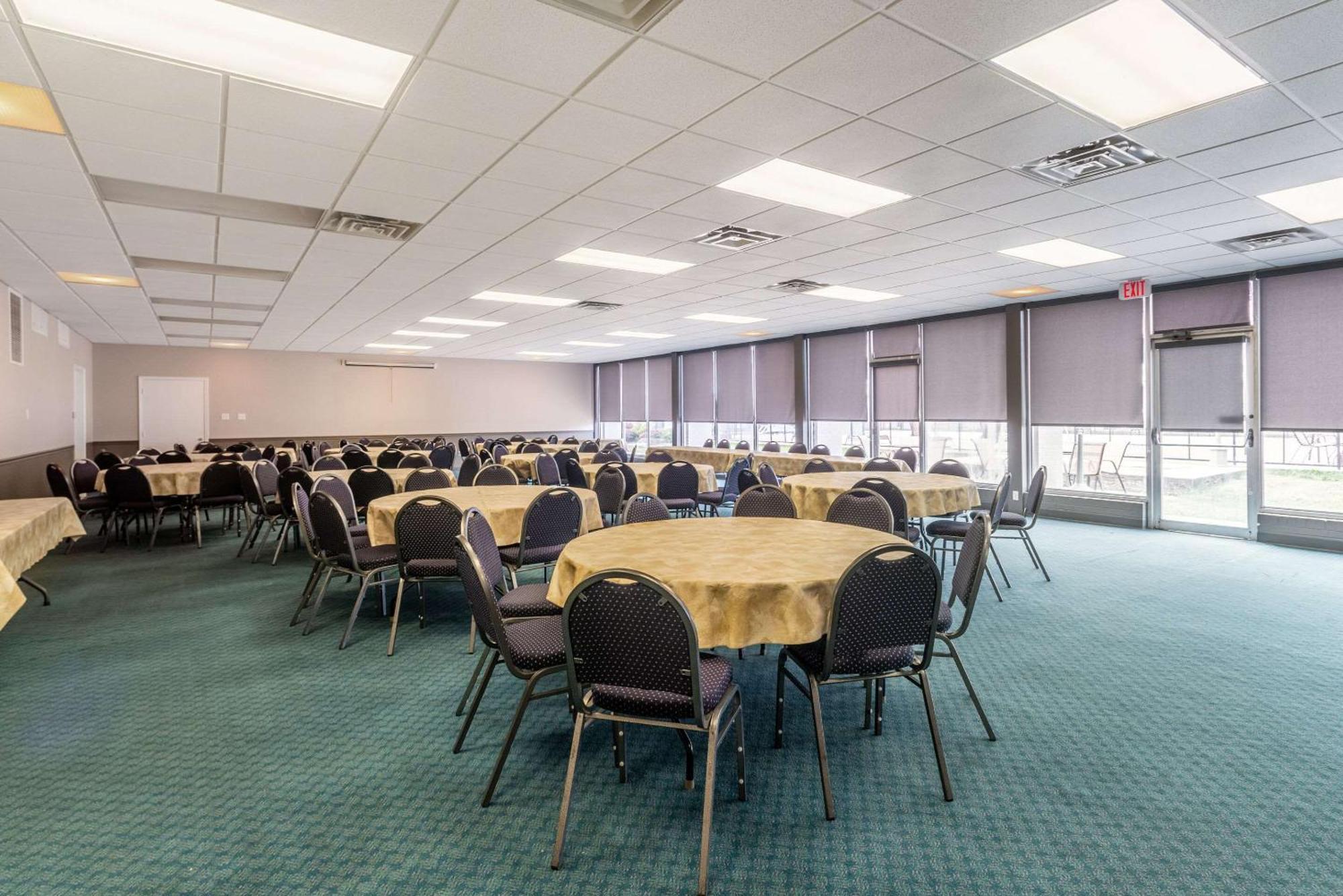 Quality Inn & Suites Vandalia Near I-70 And Hwy 51 Εξωτερικό φωτογραφία