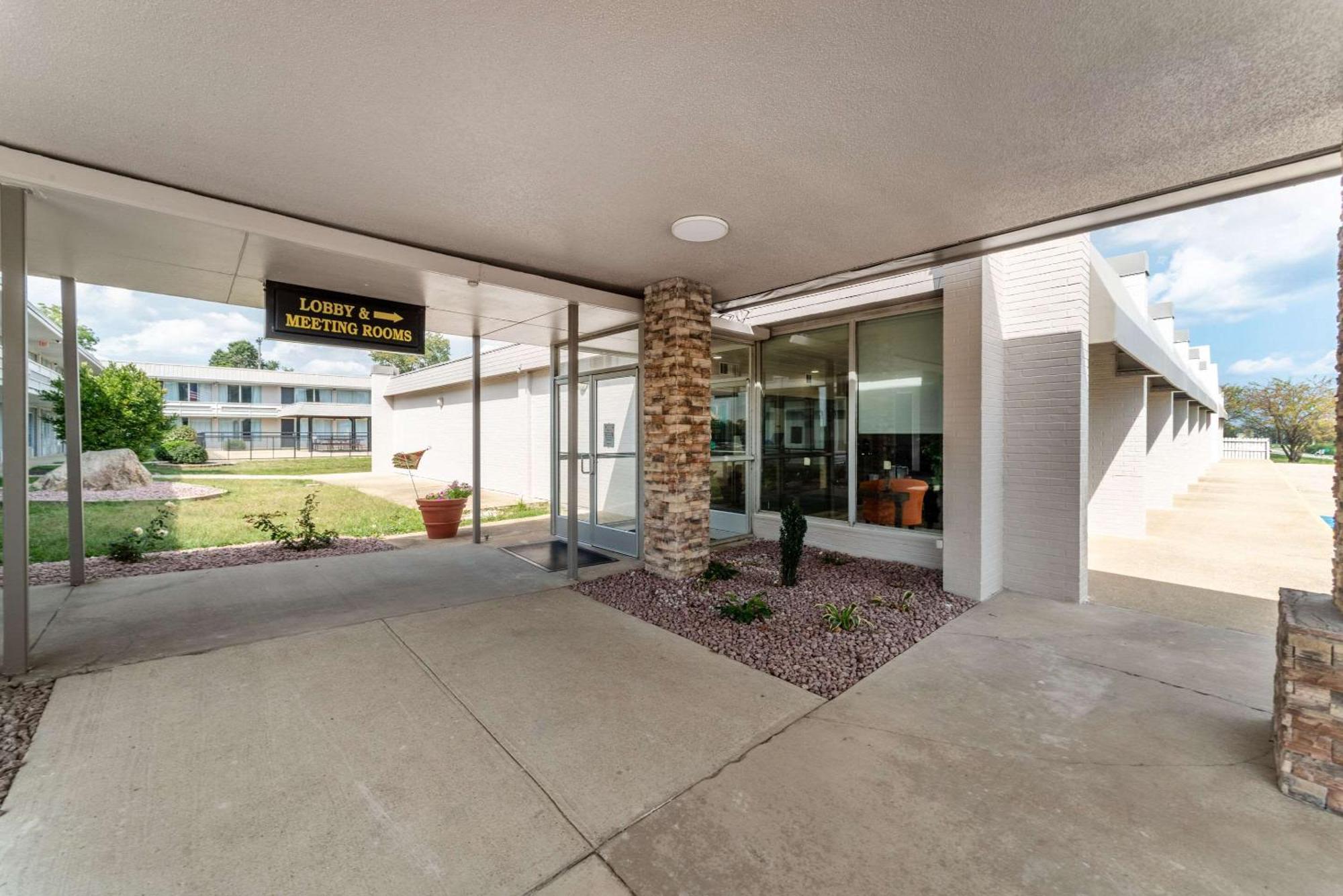 Quality Inn & Suites Vandalia Near I-70 And Hwy 51 Εξωτερικό φωτογραφία